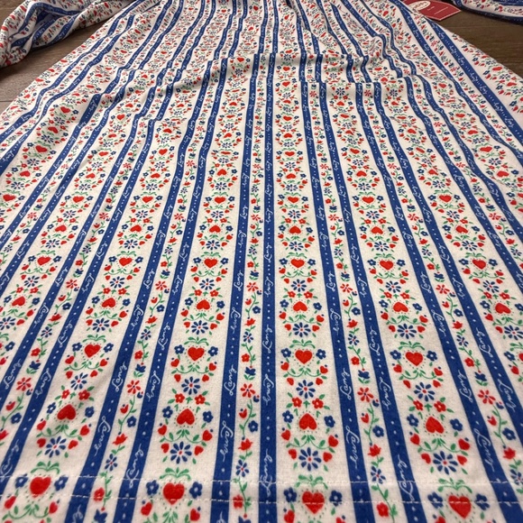 Lanz of Salzburg Girls Long-Sleeve Floral Hearts Classic Nightgown M 7/8 NWT - Picture 2 of 13